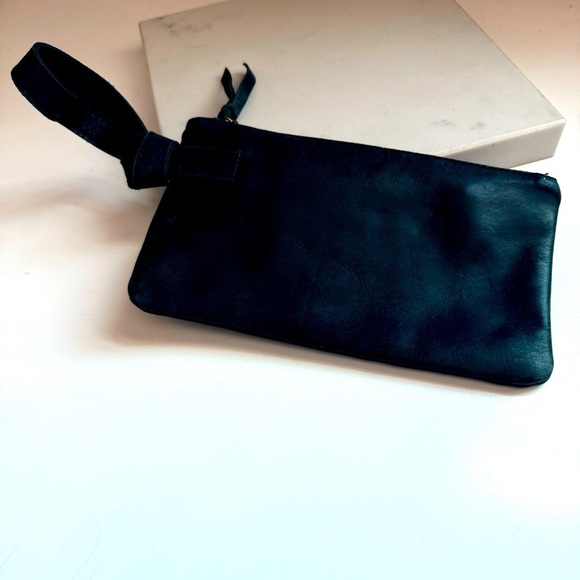 NWOT Able Rachel Wristlet - Black - Picture 3 of 4
